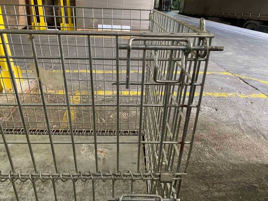 box paleți metalici – ideali pentru depozit