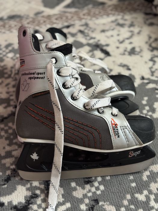 Продам коньки !!!