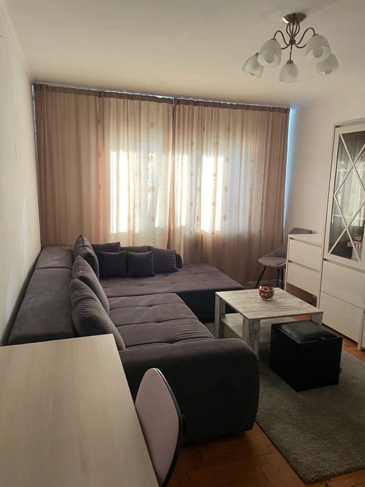 Inchiriez apartament 3 camere