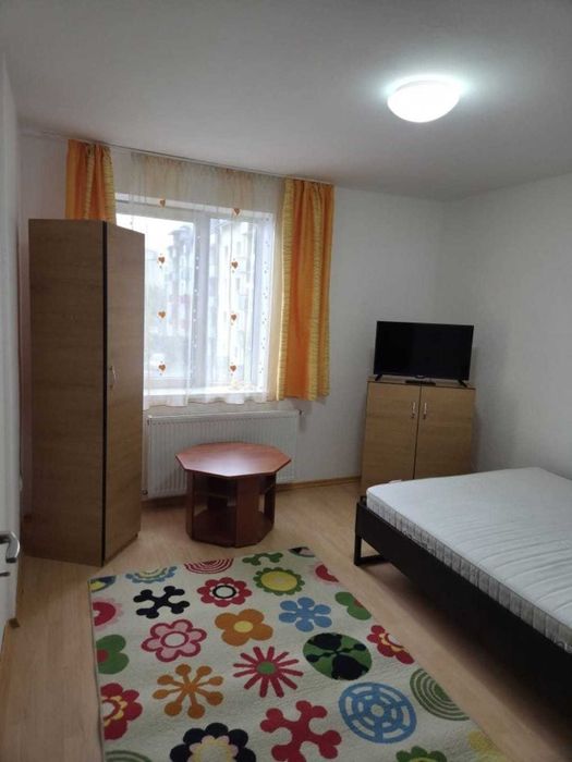 Închiriez garsonieră decomandată 1 cameră