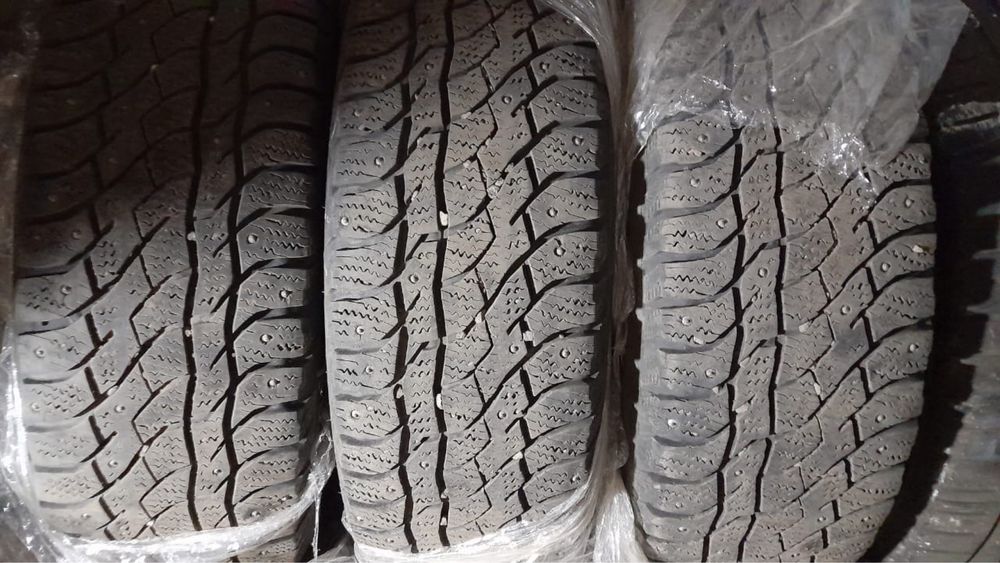 Продаю шино R16, 215/65/R16