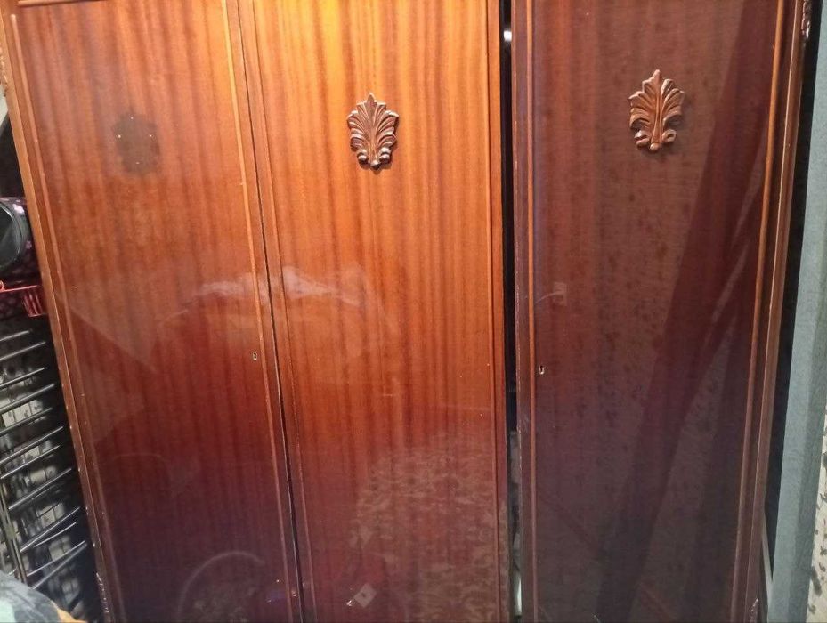 Шкаф лакированный из ЛДСП