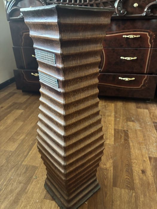 Декоративная ваза