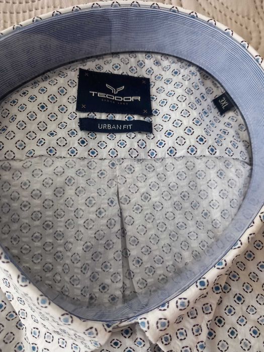 Нова бяла риза със сини елементи TEODOR