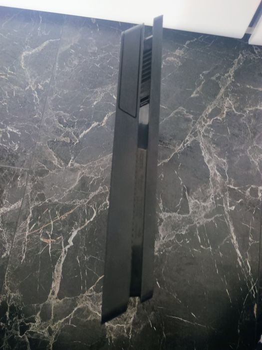 Play Station  4 slim
