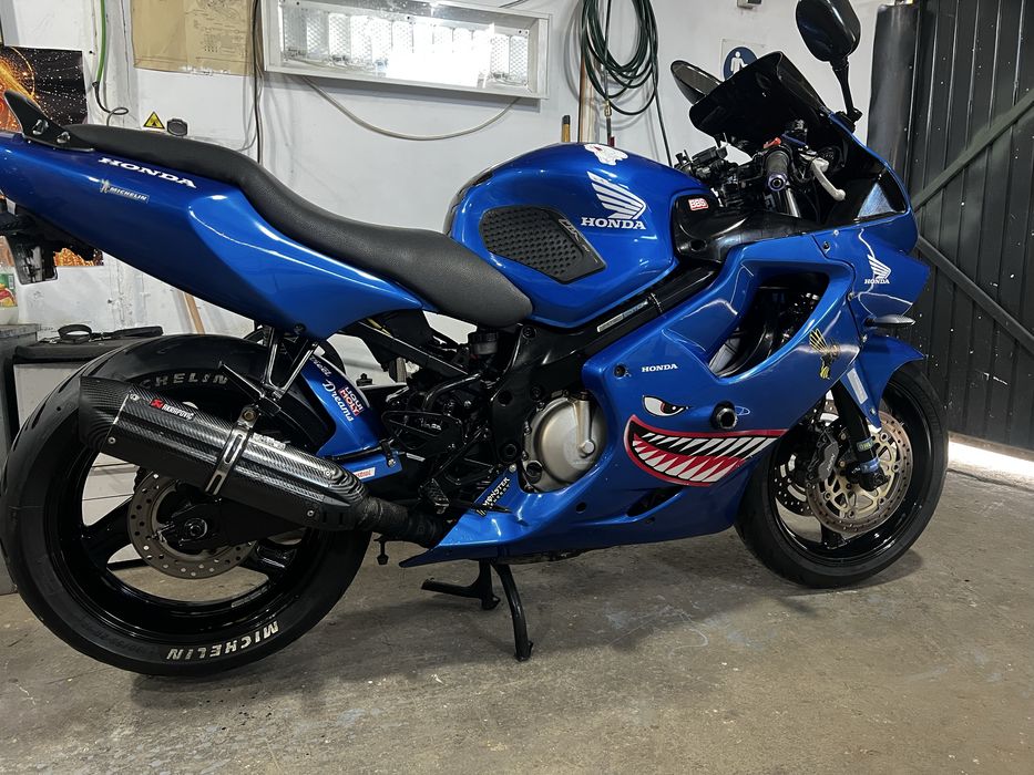 Vand honda cbr 600 f4 model carburatie