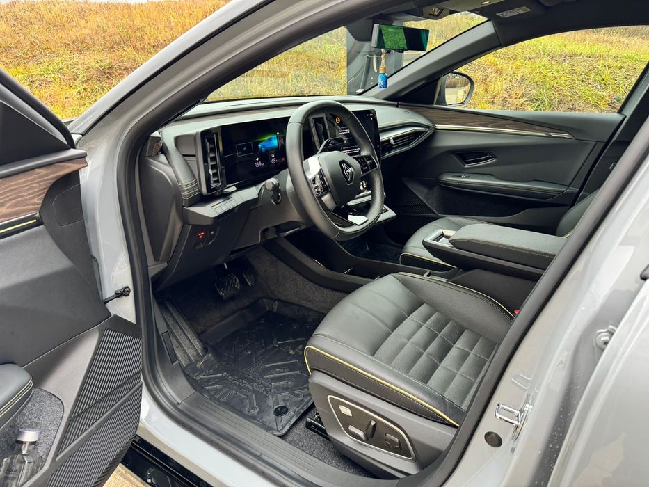 Renault Megane E Tech ICONIC FULL . Pompa de caldura . Garanție