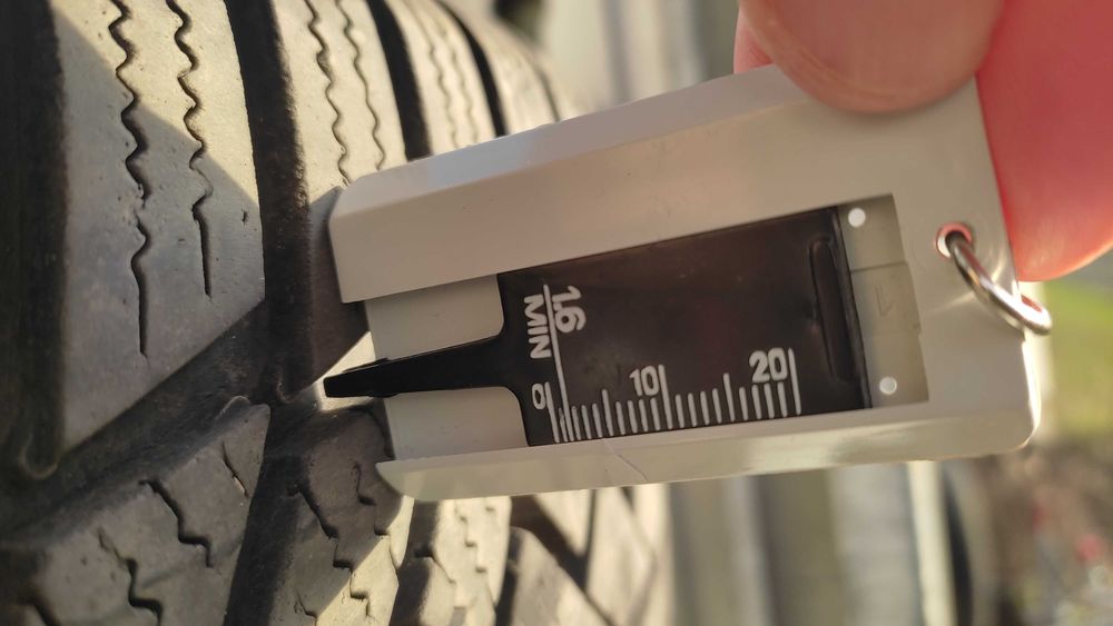 Anvelope iarnă 215/65R17 CONTINENTAL