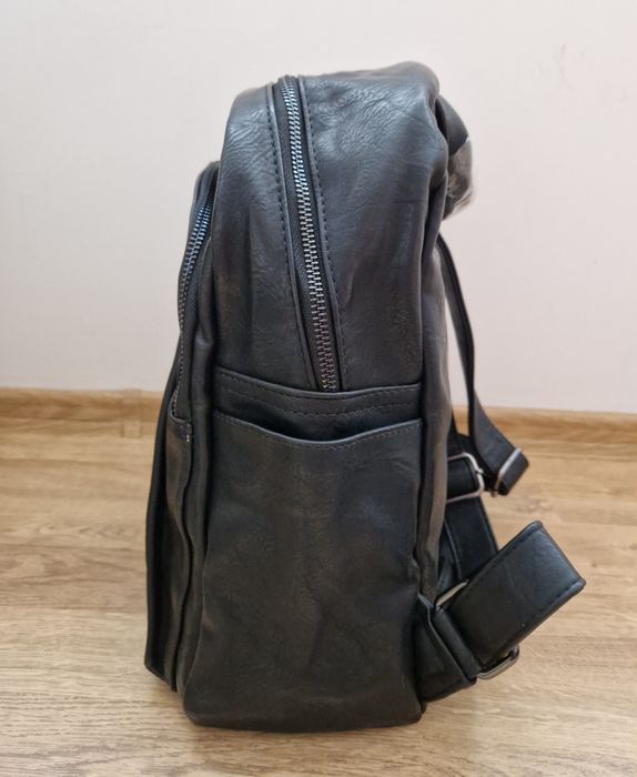 Дамска раница, нова