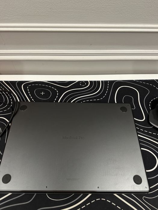 MacBook m3 pro/ 16 дюймов / 512 SSD