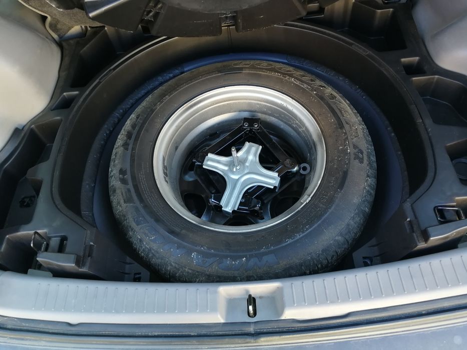 на части Mazda Tribute 2.0