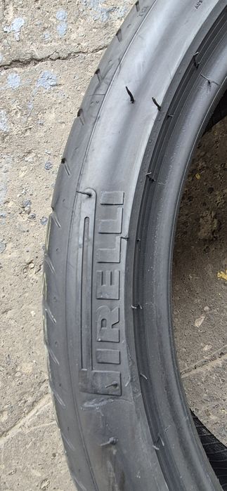 4 anvelope vara Pirelli,fata 255/35/20,spate 285/30/20.Pretul este pe bucata.