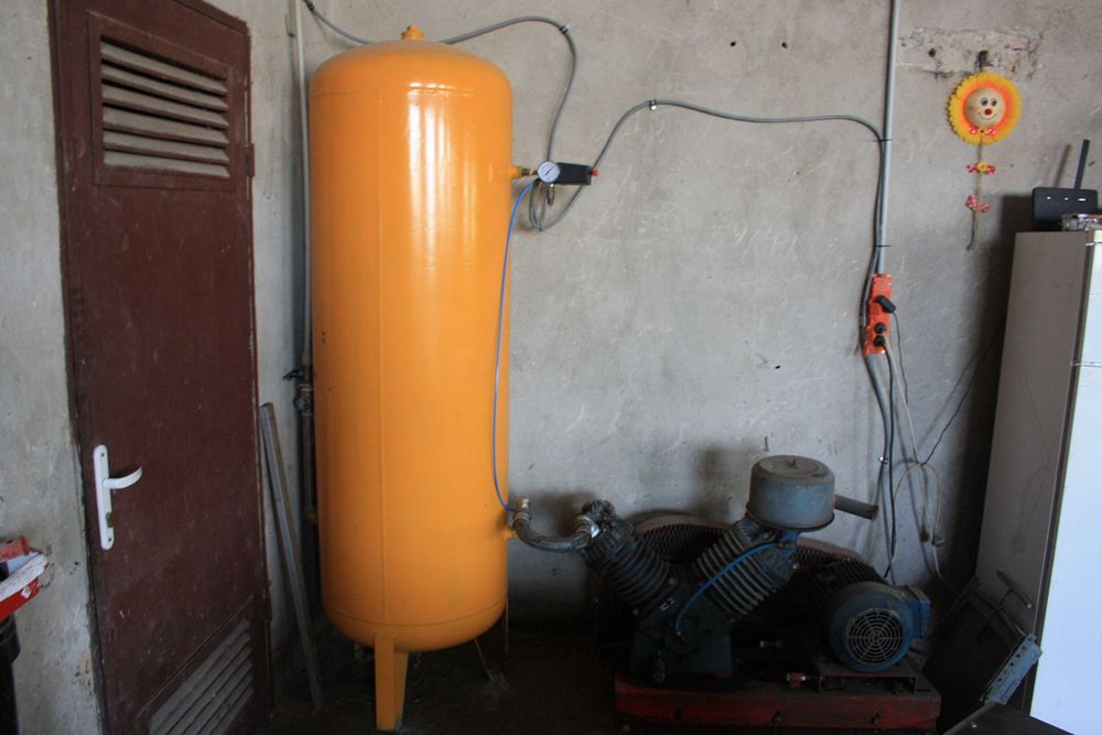 компресор 7.5 кW с бутилка 500 литра