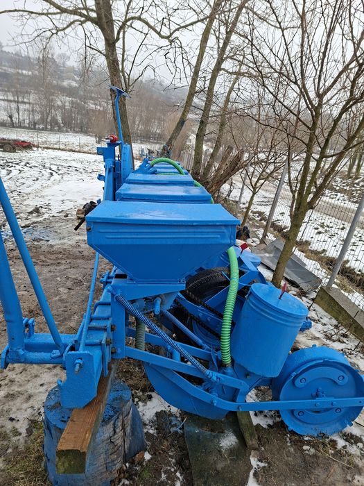 Vând semănătoare SPC6
