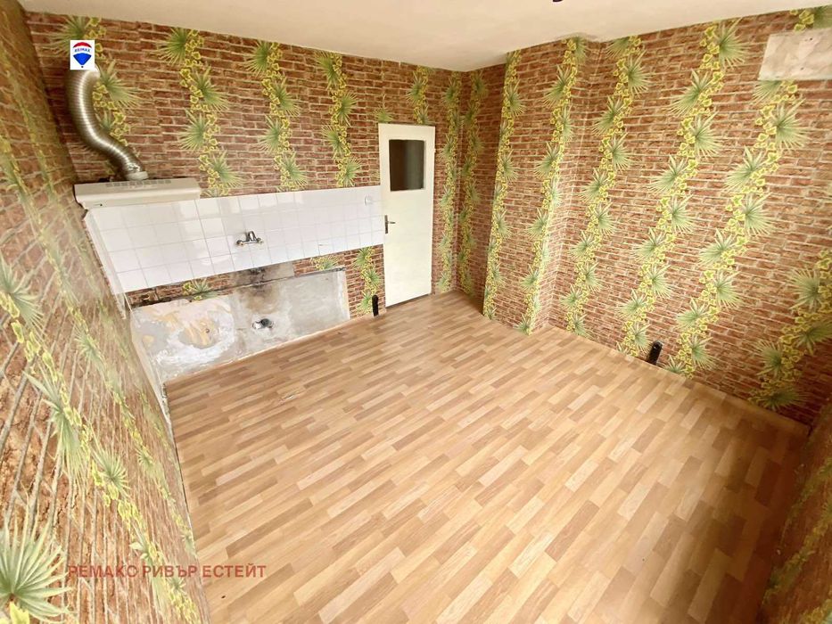 Продава се Двустаен апартамент в Русе, Дружба 3 - 81 кв.м за 826 €/кв.м - Снимка #4