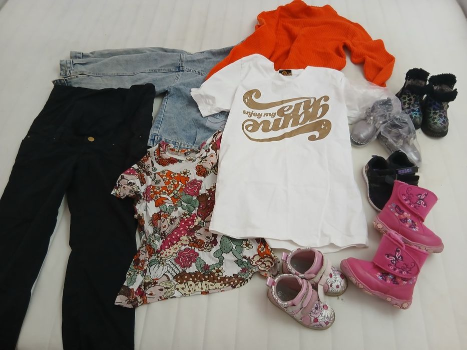 Детскую обувь отдали уже