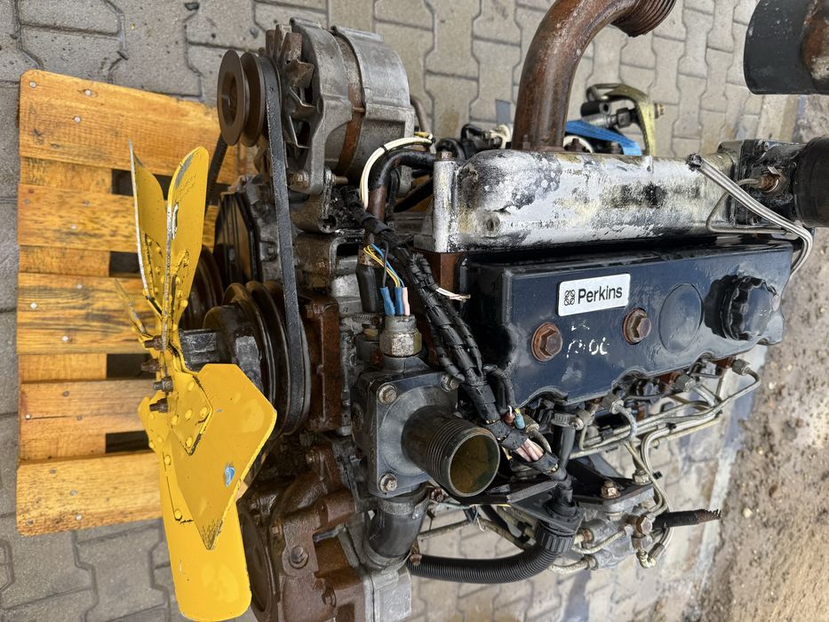 De vanzare motor perkins 1004.4