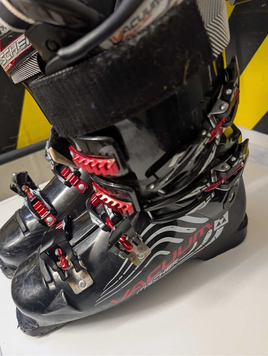 Ски и ски обувки комплект