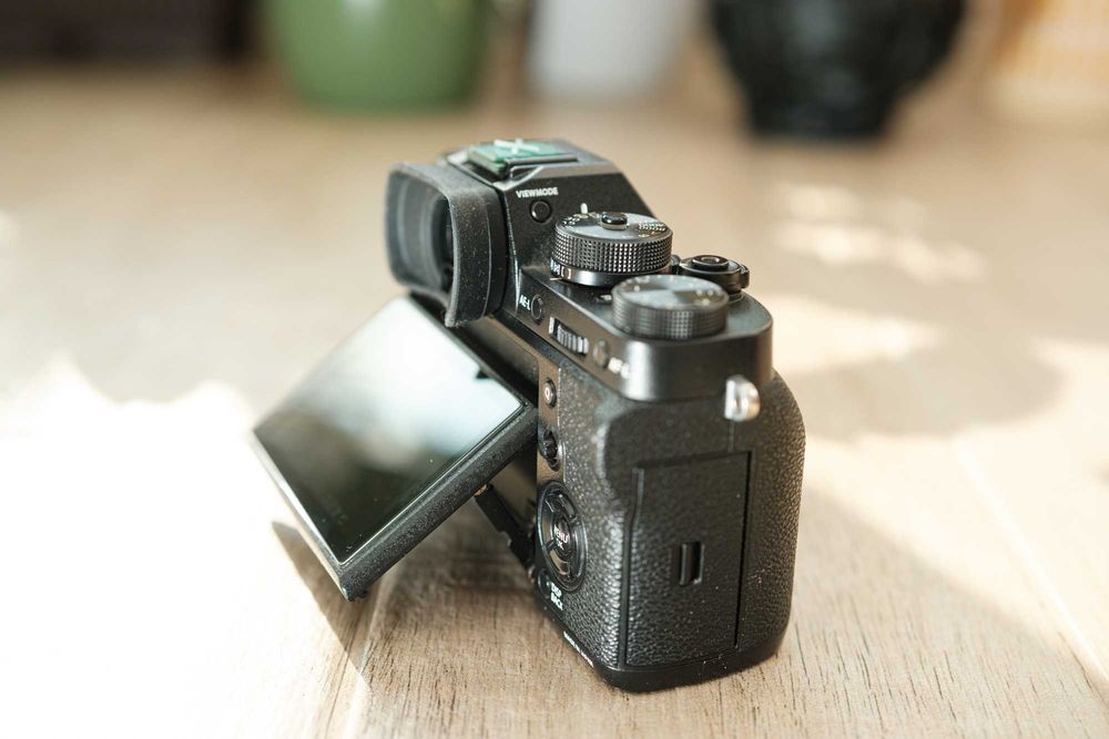 Fujfilm X-T2 plus grip si 4 acumulatori extra