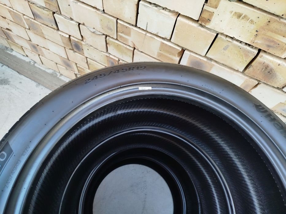 245 45 R19 Shina Hankook