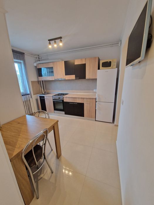 De inchiriat apartament 2 camere Decomandat  renovat total  prima inchiriere!