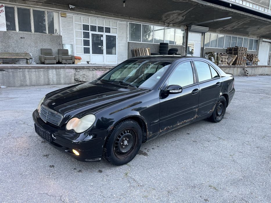 На части 3 броя Mercedes C-class W203 (бензинови)