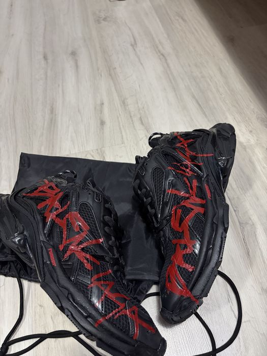 Balenciaga Runner Graffiti red 44