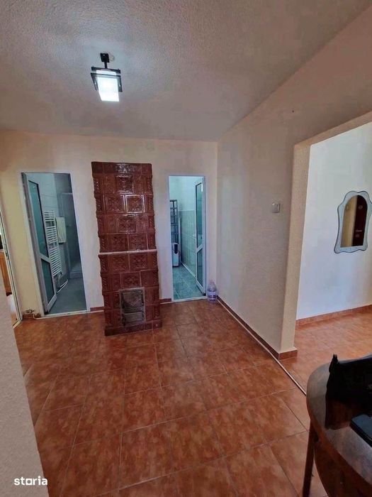 De vanzare apartament cu 3 camere,decomandat, 2 bai, Pret 59900 euro