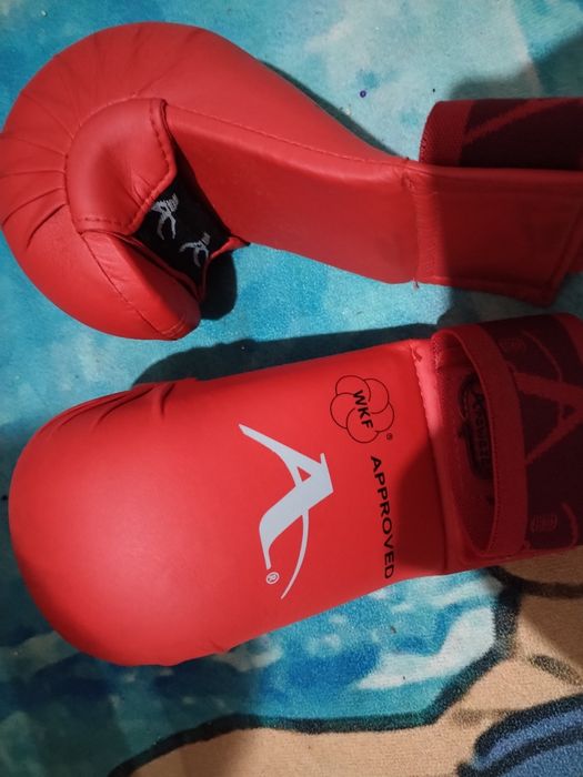 Перчатки для карате от 4-10 лет