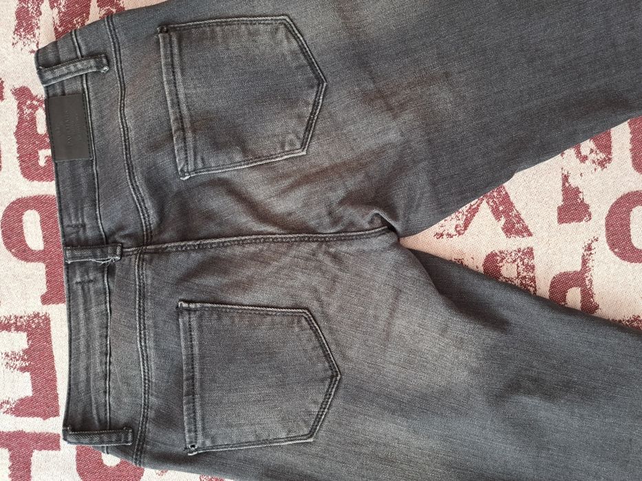 Продам джинсы для девочки