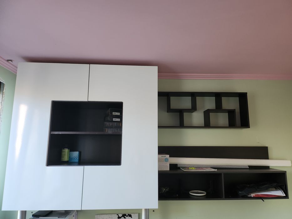 Шкаф в бяло и венге