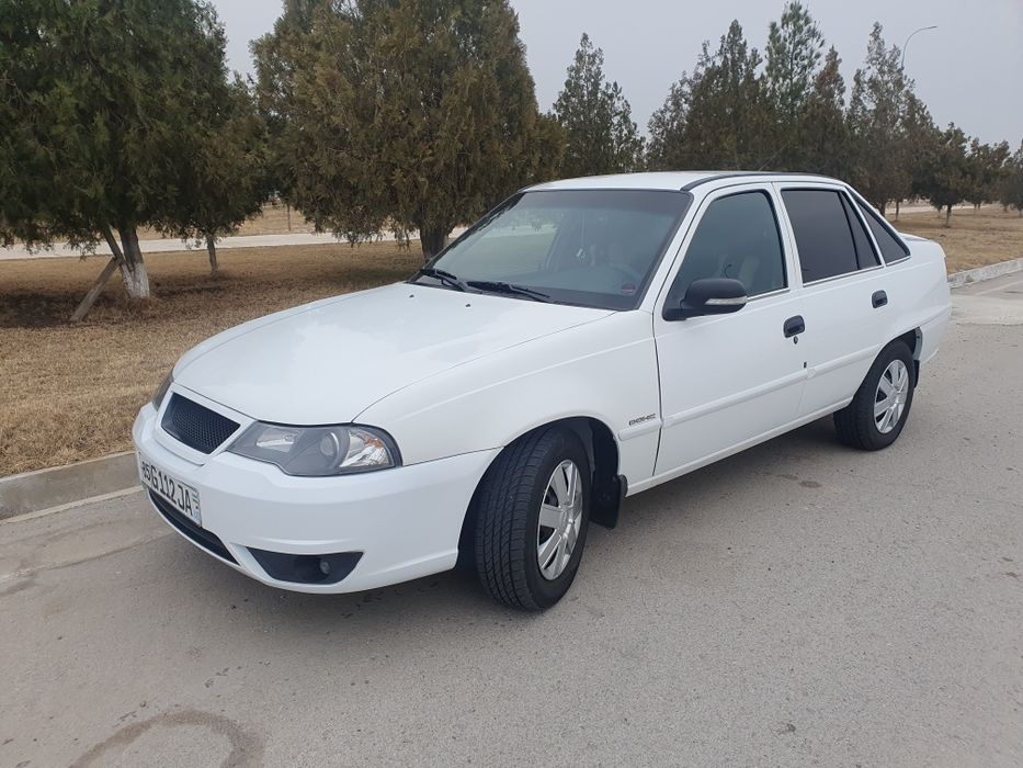 Nexia 2 srochni sotiladi 2015 yil.  lyuks, dons 1.6 kondior,