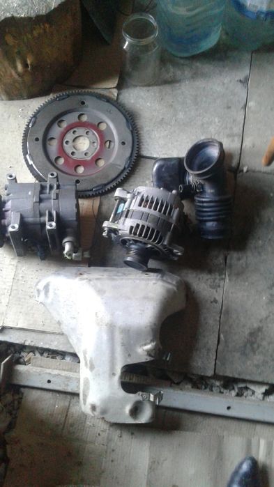 Запчасти на ниссан P12.