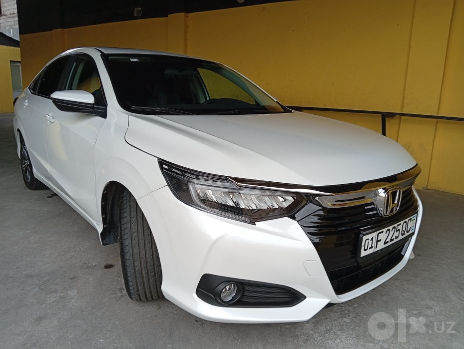 Авто мобил Honda crider