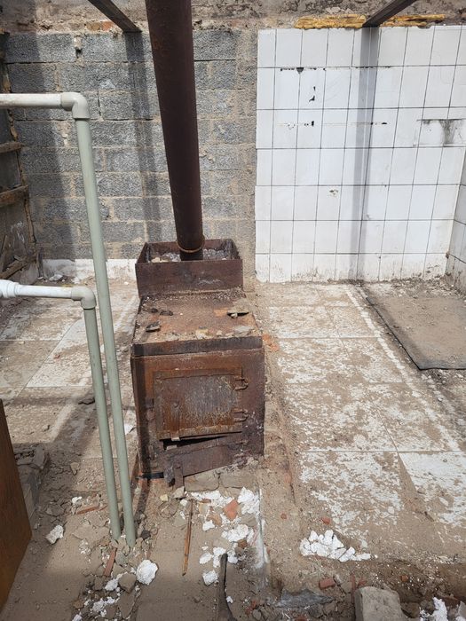 Продам котёл бу для твёрдо топлива