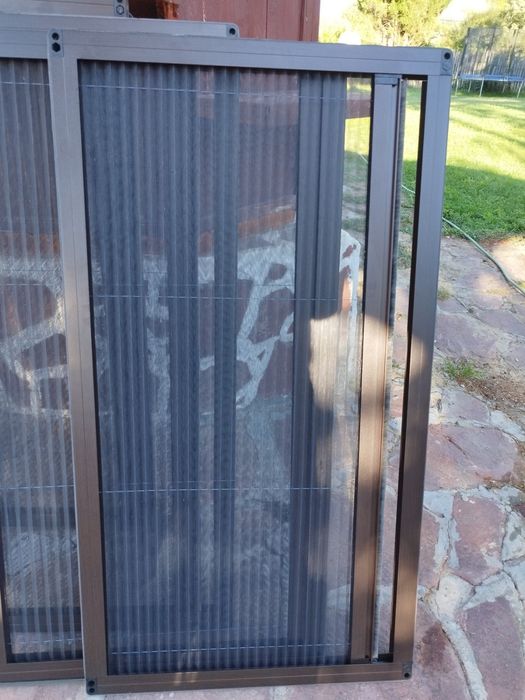 Комарници  плисе тъмен дъб.