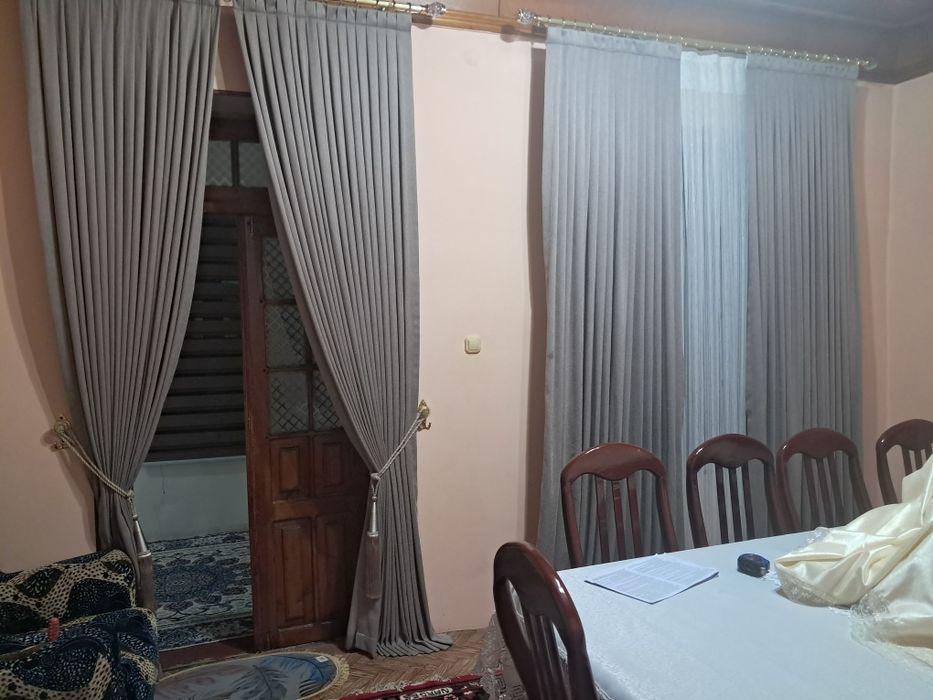 Shu parda sotiladi  yengi. Parteri tyulini ham sotiladi .