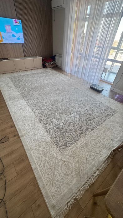 Продам ковёр 5х3 в хорошем состоянии