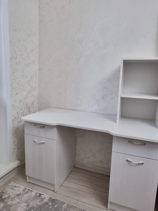 Продам Шикарный Стол-Парта