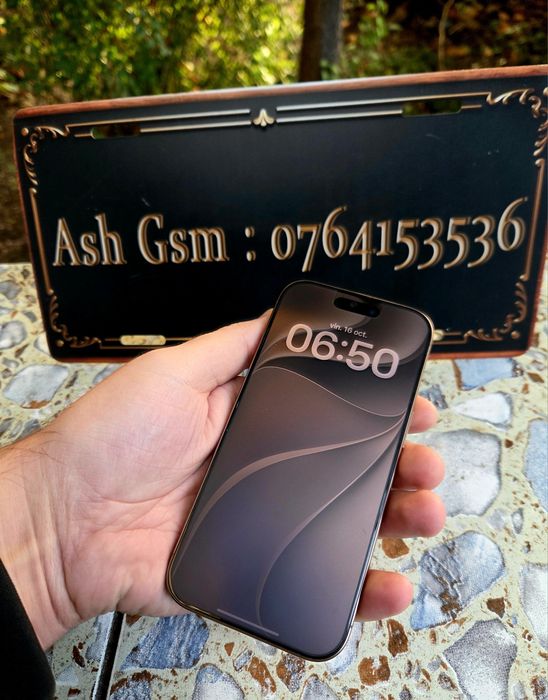 Iphone 16 Pro desert titanium