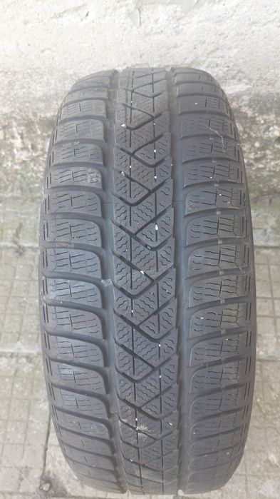 Зимни гуми PIRELLI SOTTOZERRO 3 215/55/17 DOT 0420