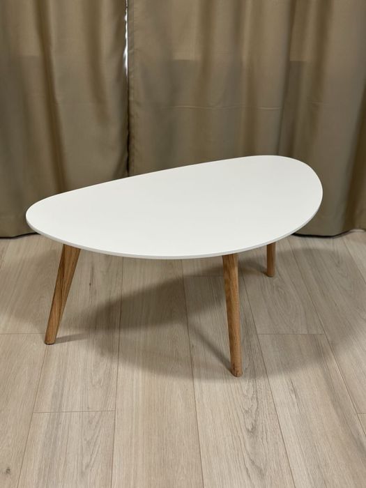 Овална маса за кафе – като нова