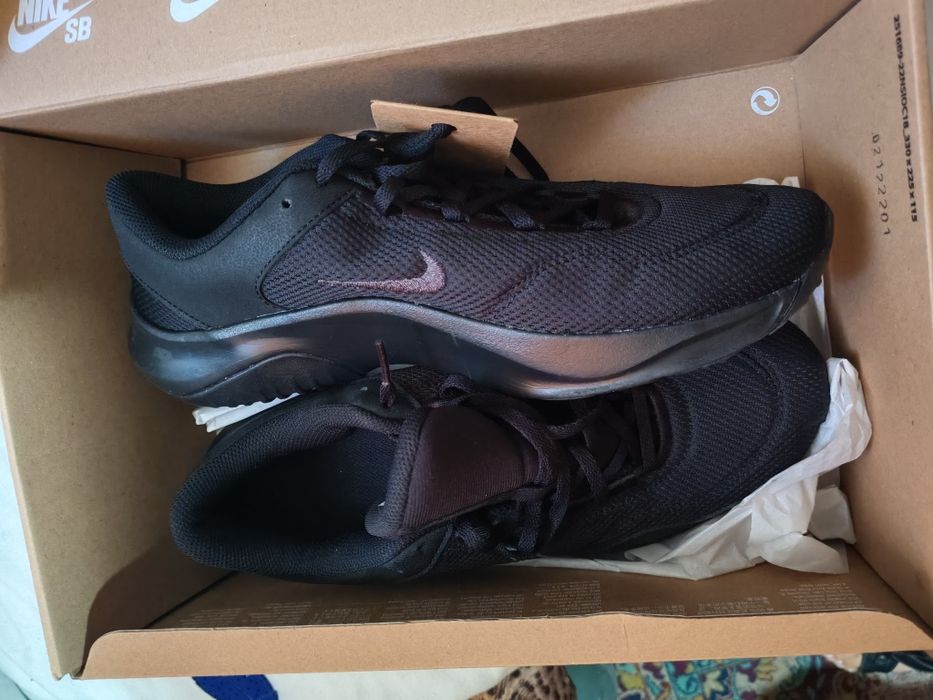 Adidași NIKE nou-nouți buni pentru orice activitate