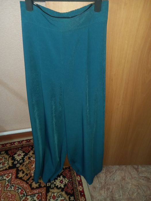 Продам платья, костюмы