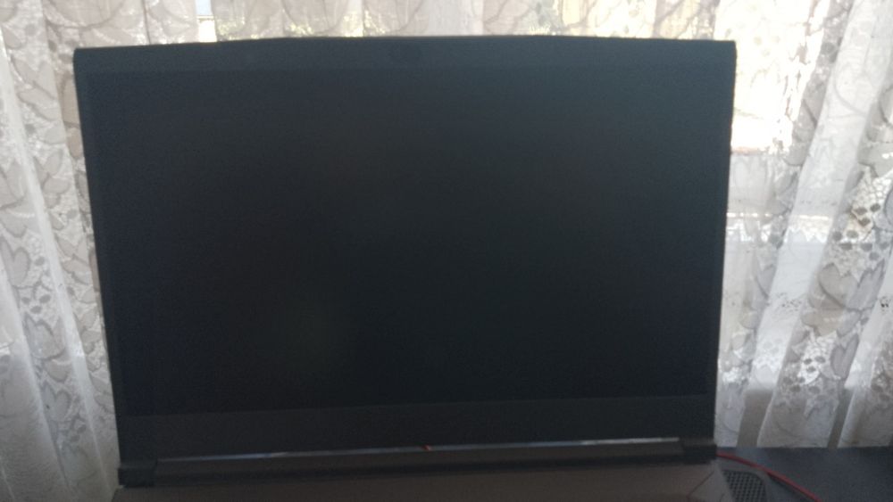 Laptop Msi 15 thin b12uc (inca  14 luni de garanție)