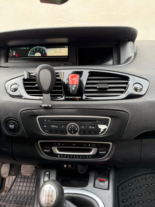 Vând Renault Grande Scenic