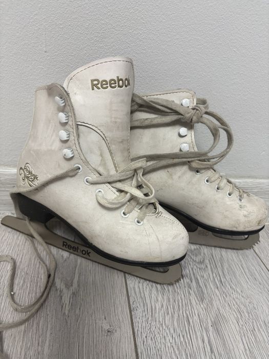 Детские коньки белые