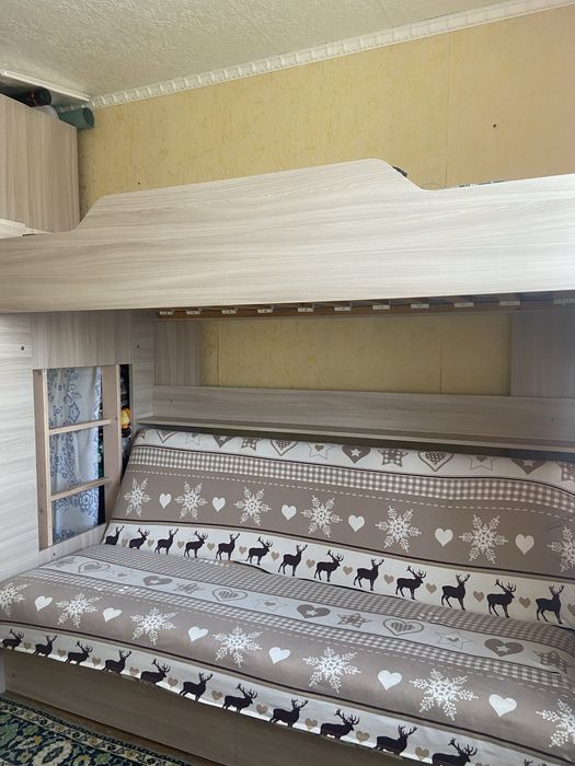 Продам двухярусный диван