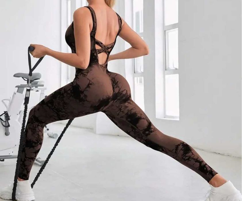 Спортен гащеризон перфектен за тренировки