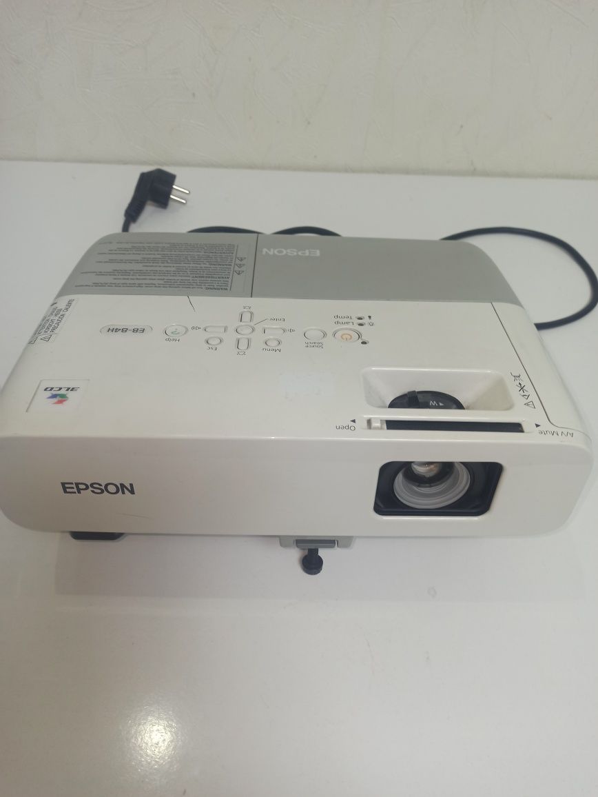 Видео-инструкция по замене лампы в проекторе Epson EMP-X56